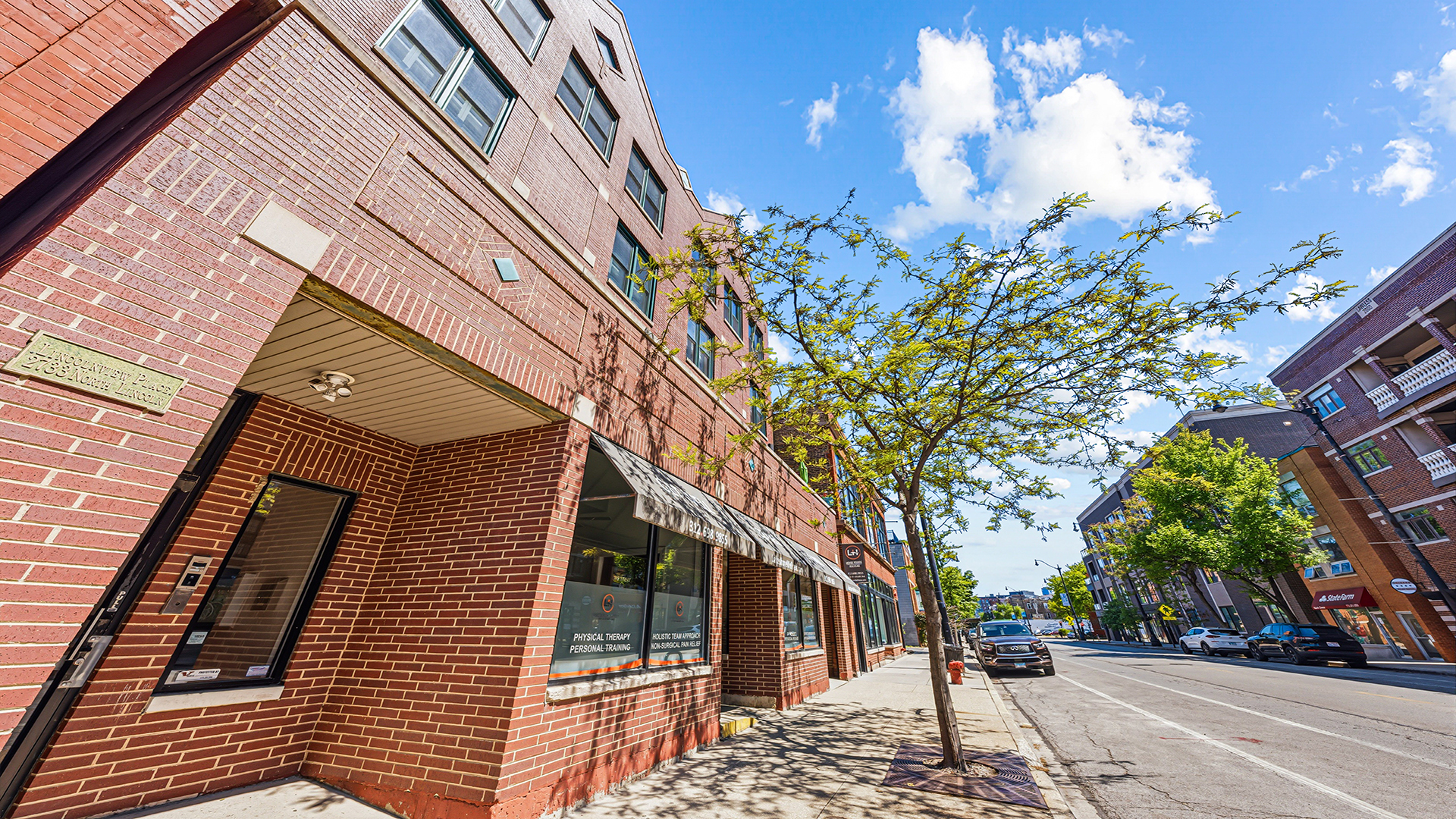 2733 N Lincoln Avenue Unit: A