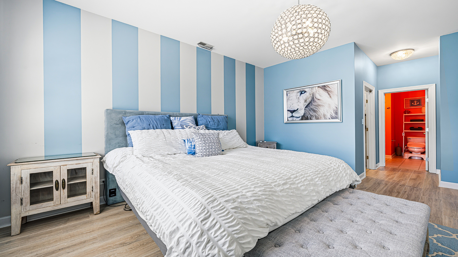 2733 N Lincoln Avenue Unit: A