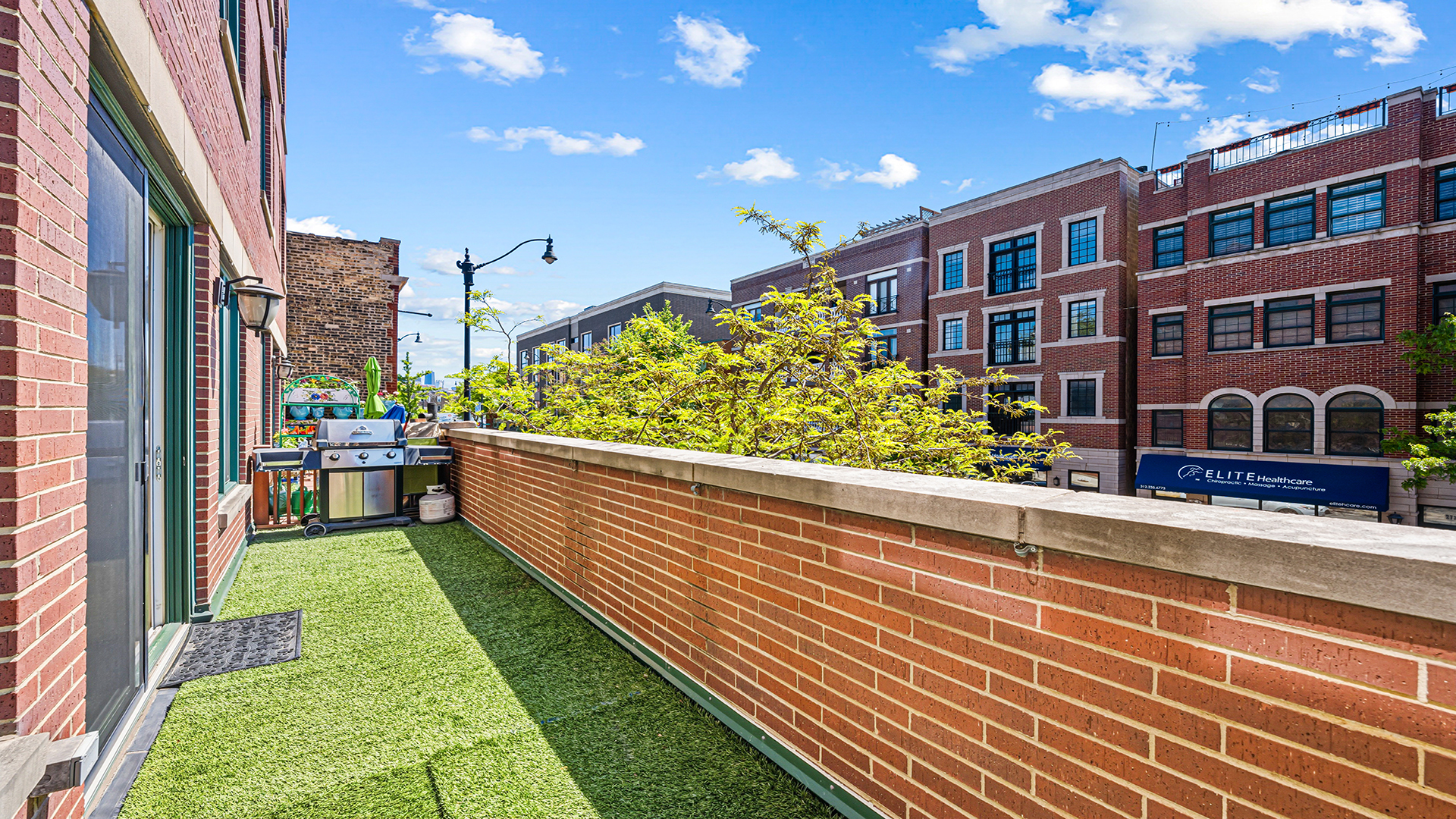 2733 N Lincoln Avenue Unit: A