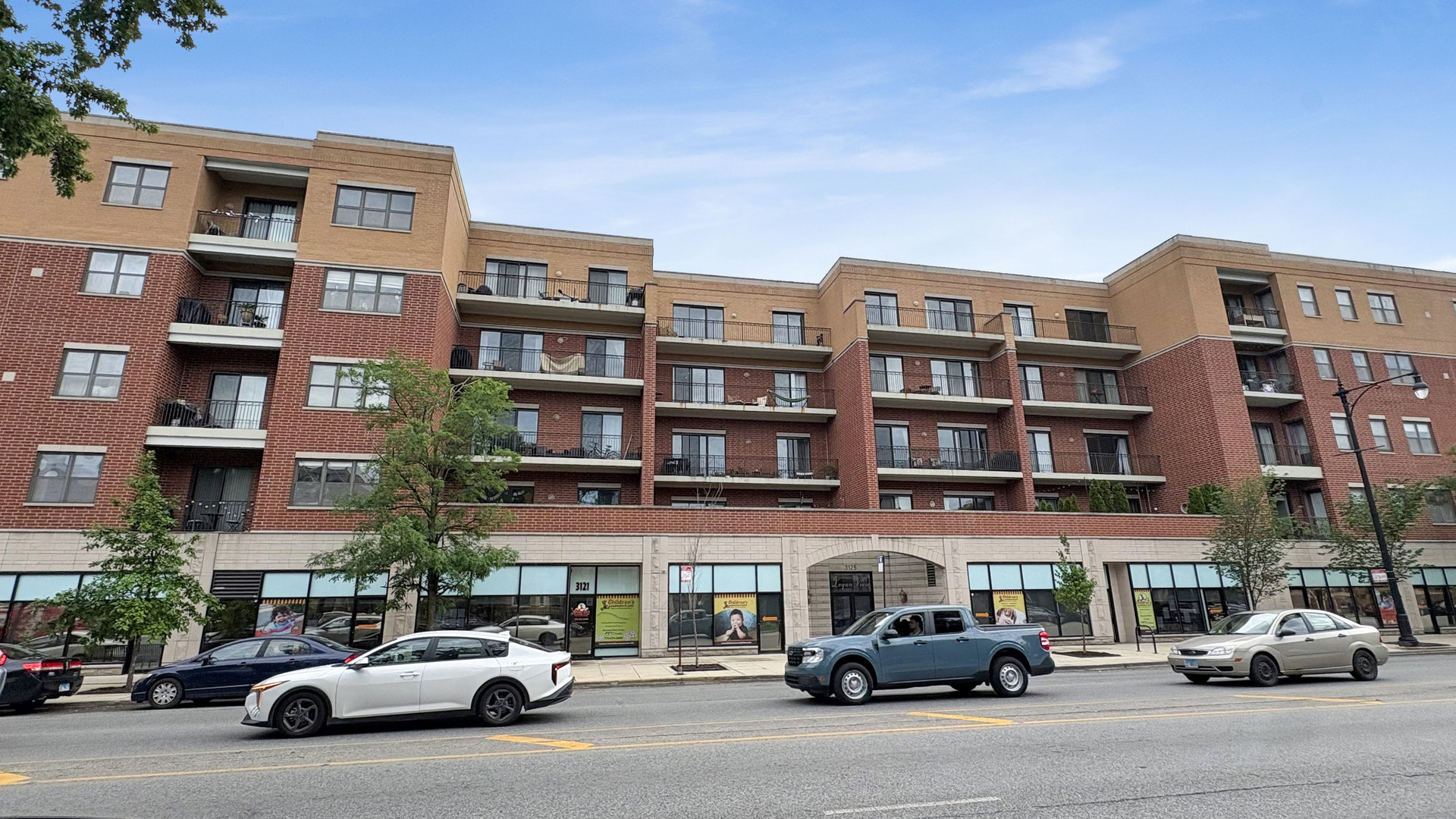 3125 W FULLERTON Avenue Unit: 510