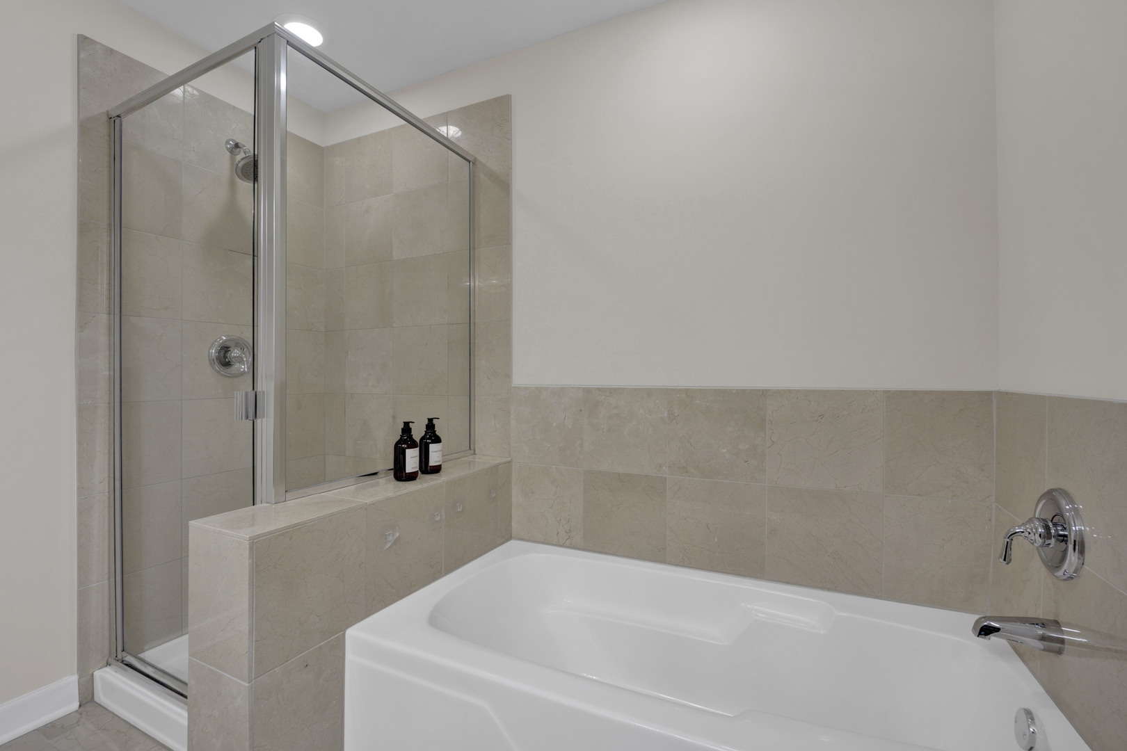 3125 W FULLERTON Avenue Unit: 510