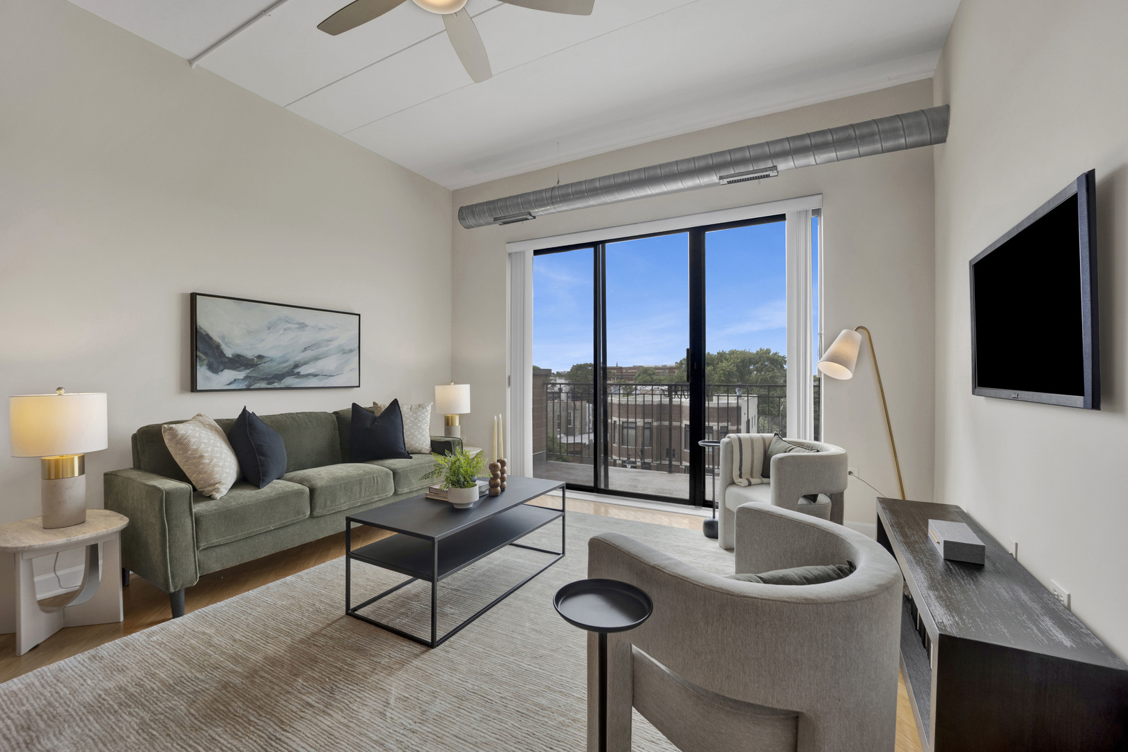 3125 W FULLERTON Avenue Unit: 510