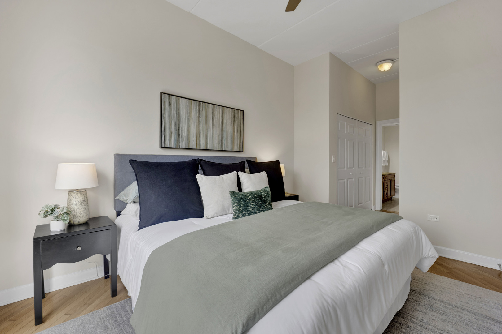 3125 W FULLERTON Avenue Unit: 510