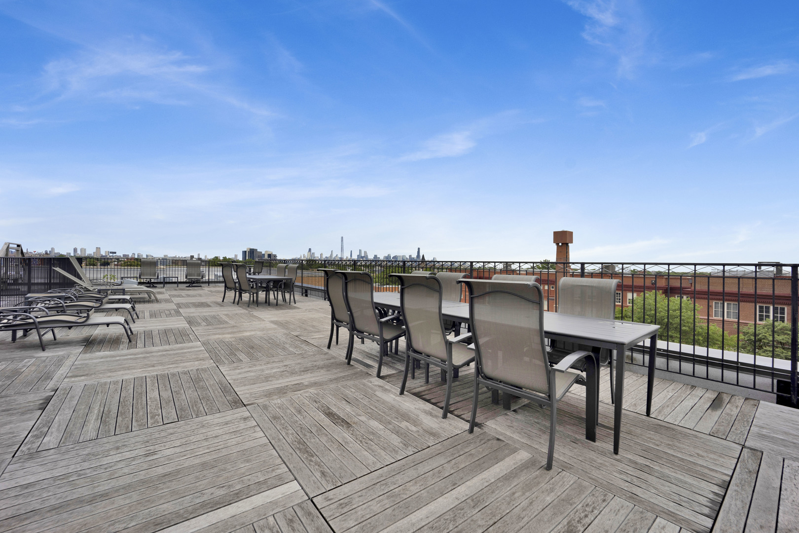 3125 W FULLERTON Avenue Unit: 510