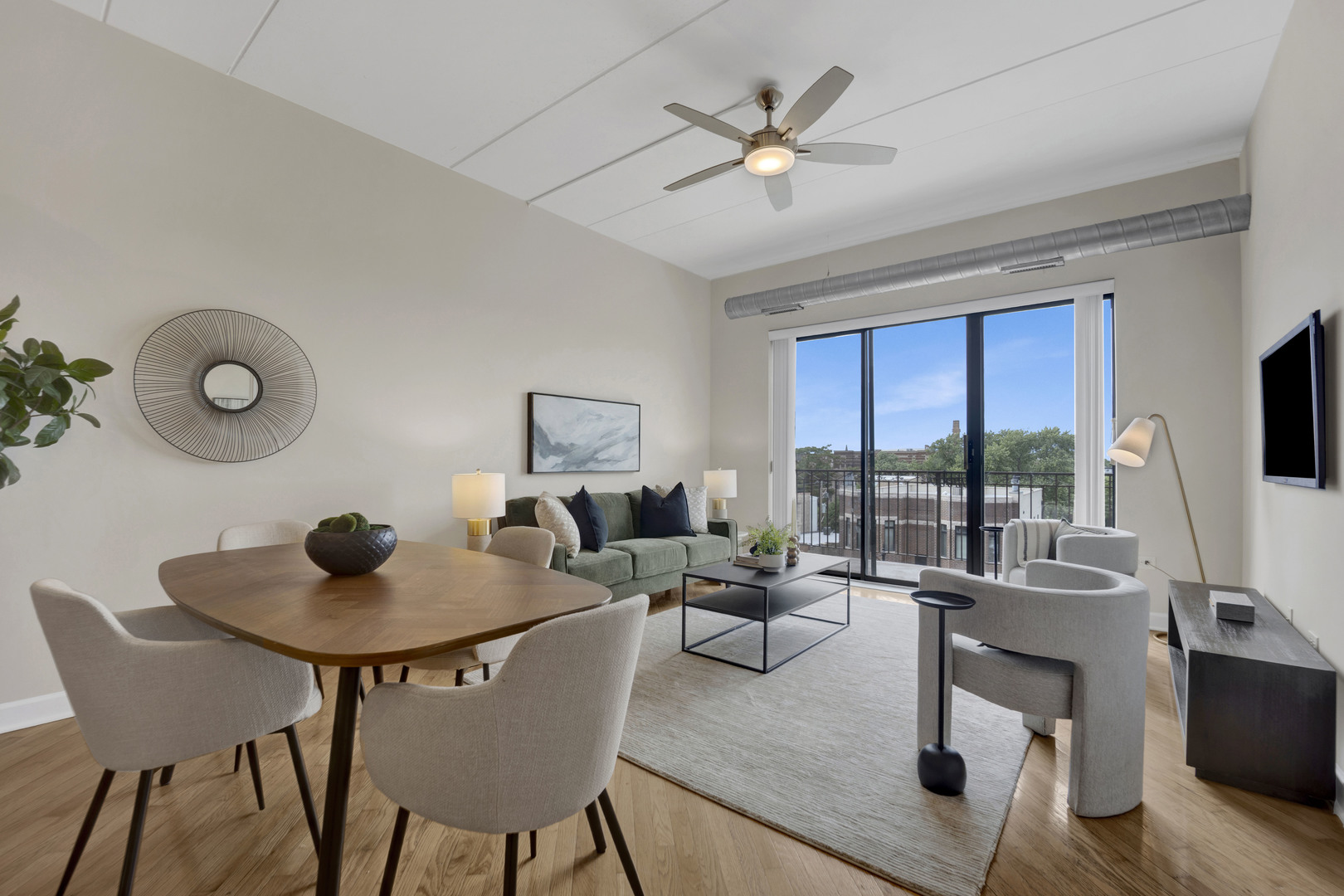 3125 W FULLERTON Avenue Unit: 510