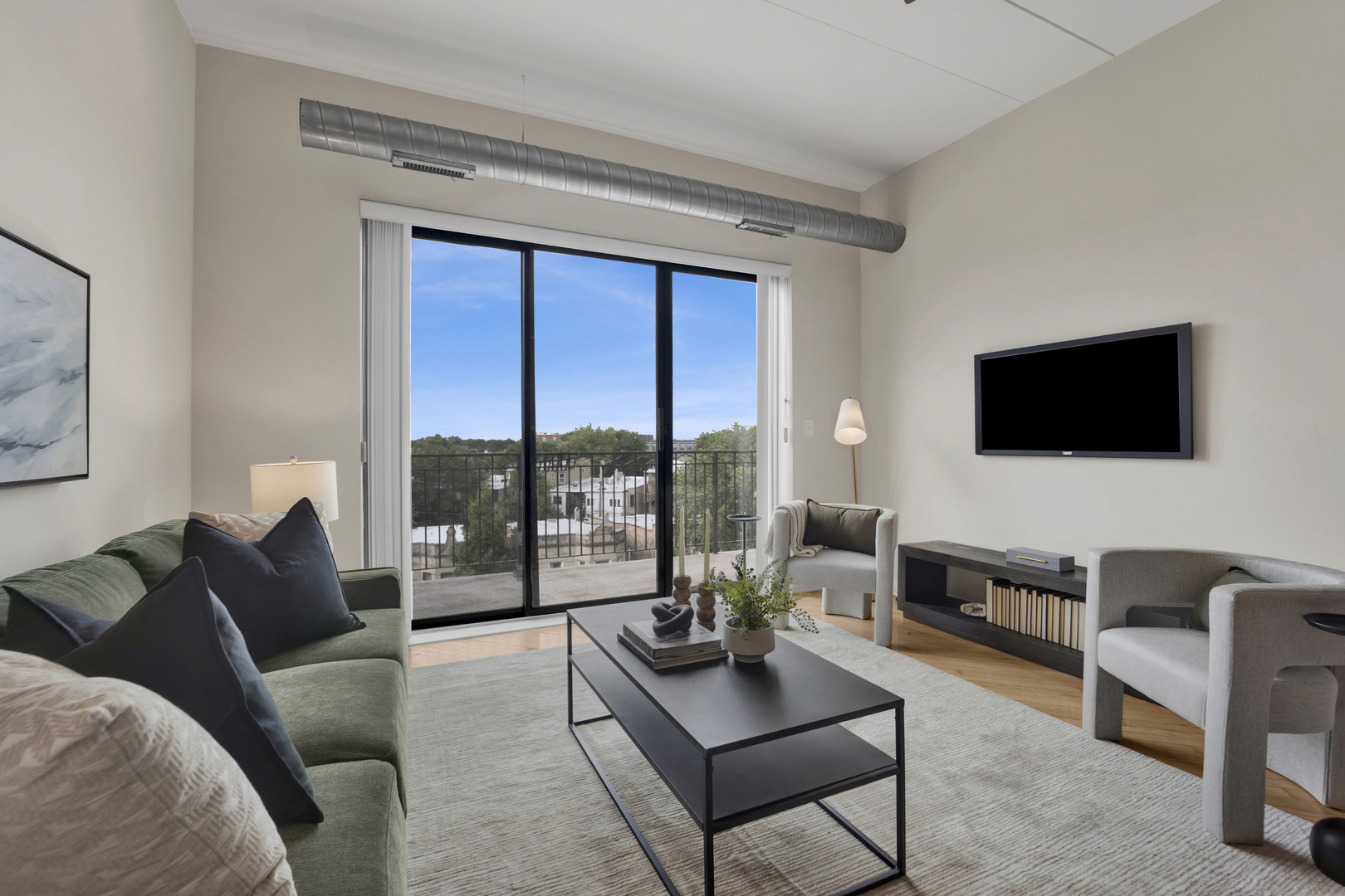 3125 W FULLERTON Avenue Unit: 510