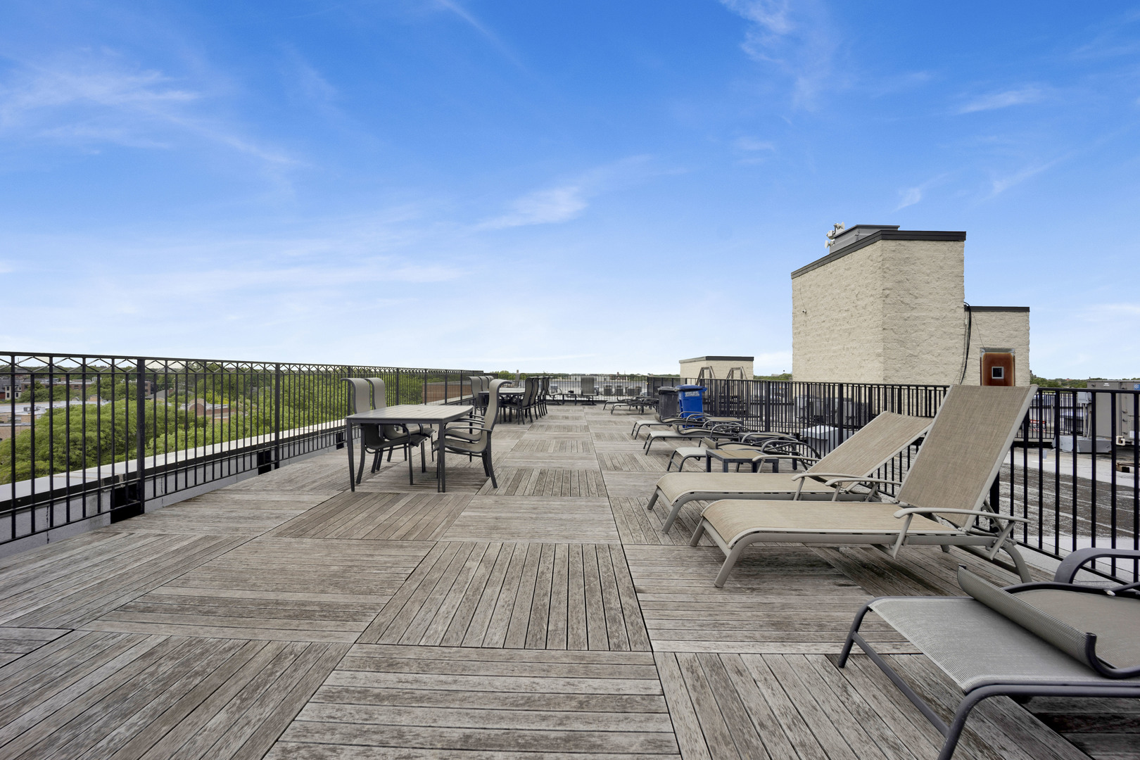 3125 W FULLERTON Avenue Unit: 510