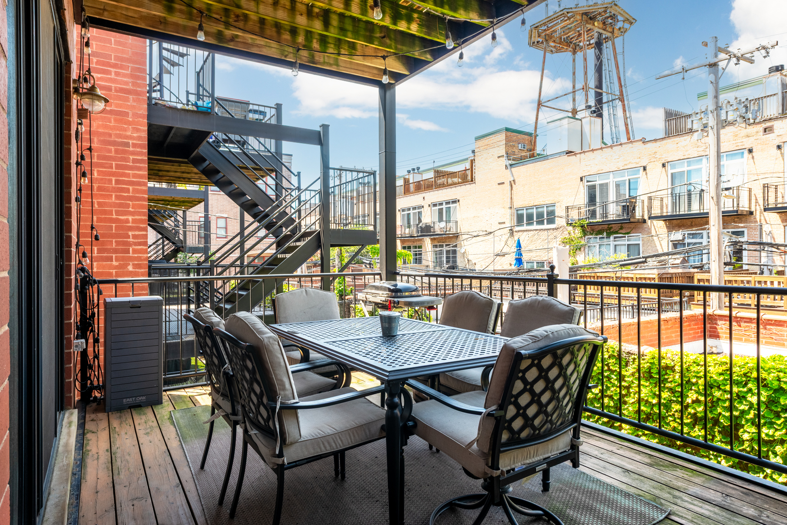 2310 W Wabansia Avenue Unit: 2W