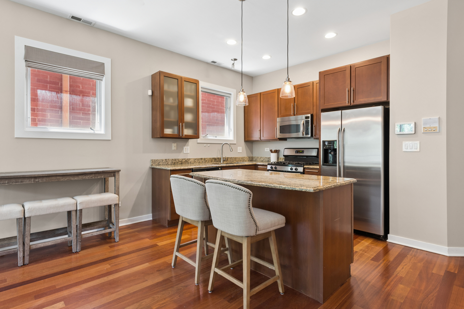 2310 W Wabansia Avenue Unit: 2W