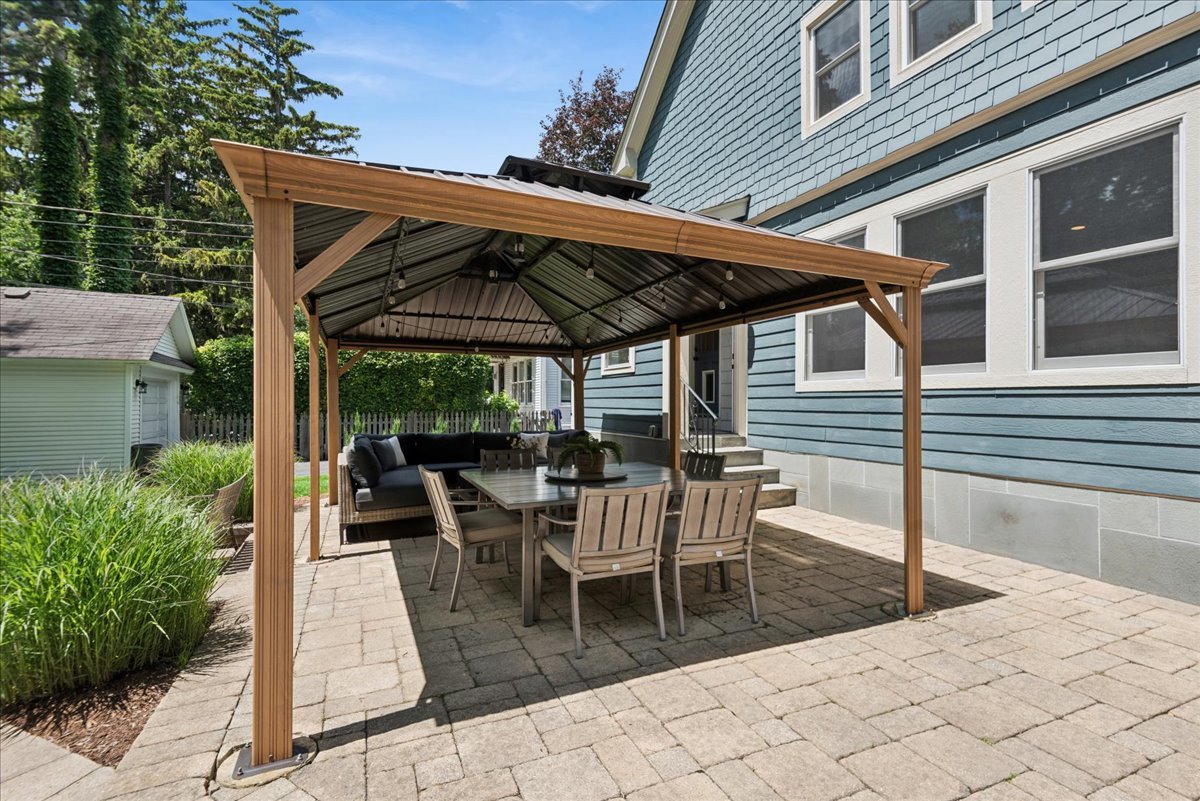 307 Elm Court