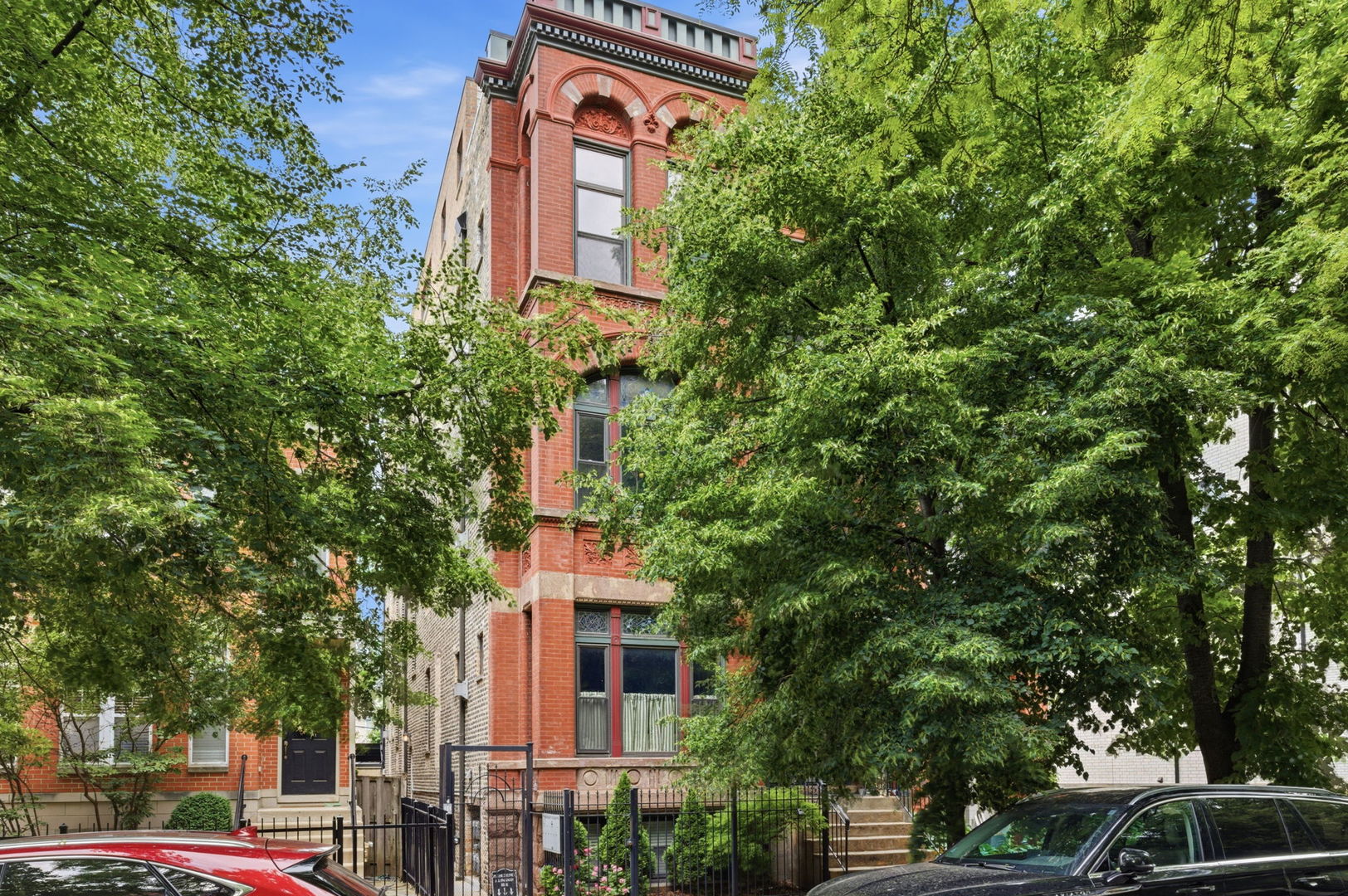 1516 N MOHAWK Street Unit: 3F