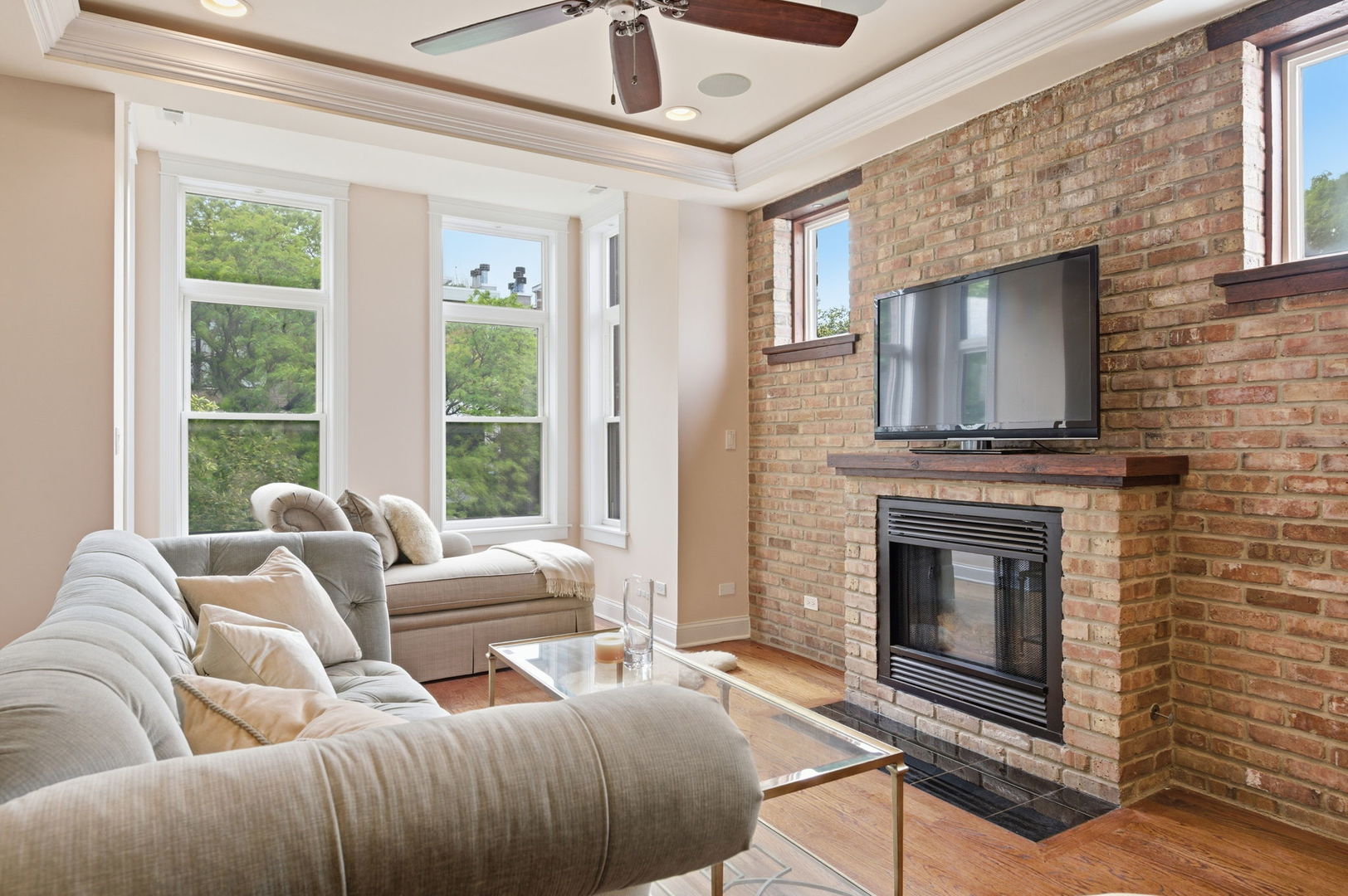 1516 N MOHAWK Street Unit: 3F