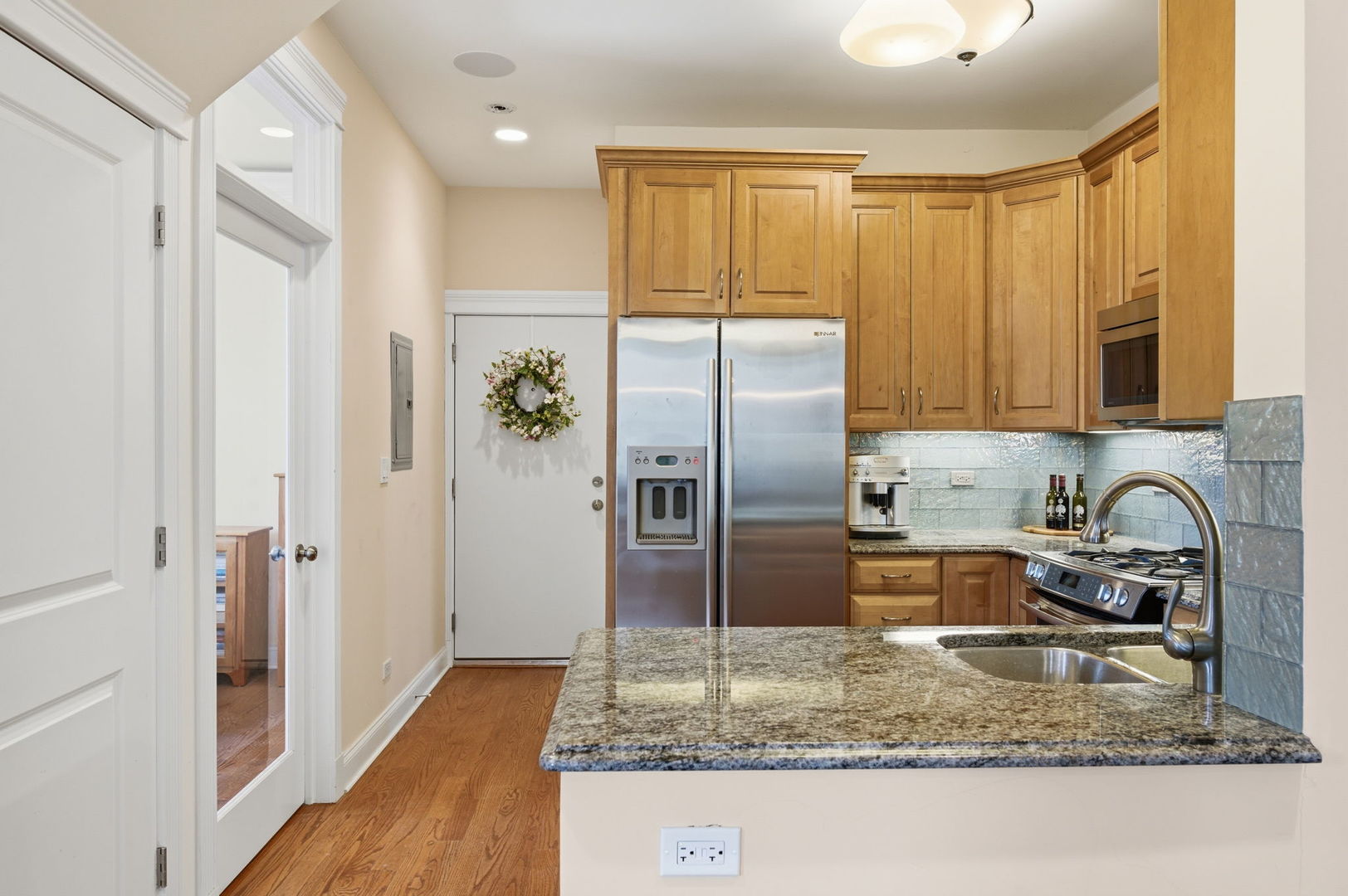 1516 N MOHAWK Street Unit: 3F