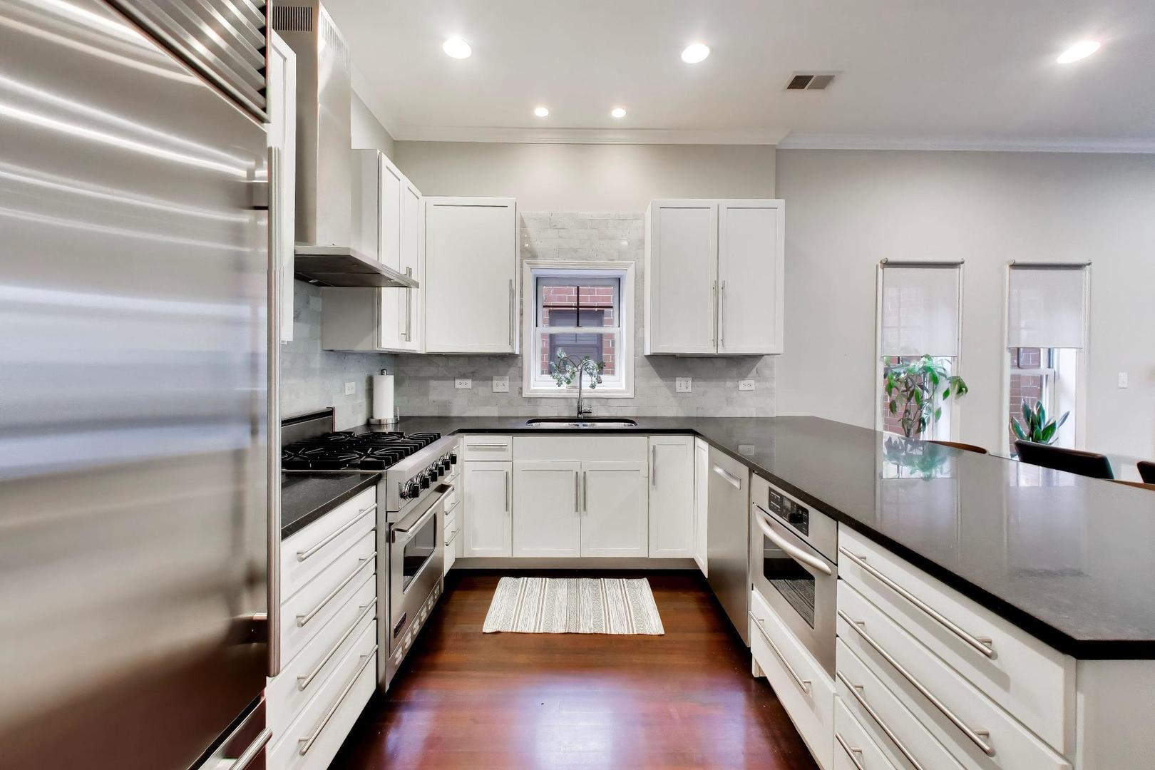 4129 N Kenmore Avenue Unit: 3S