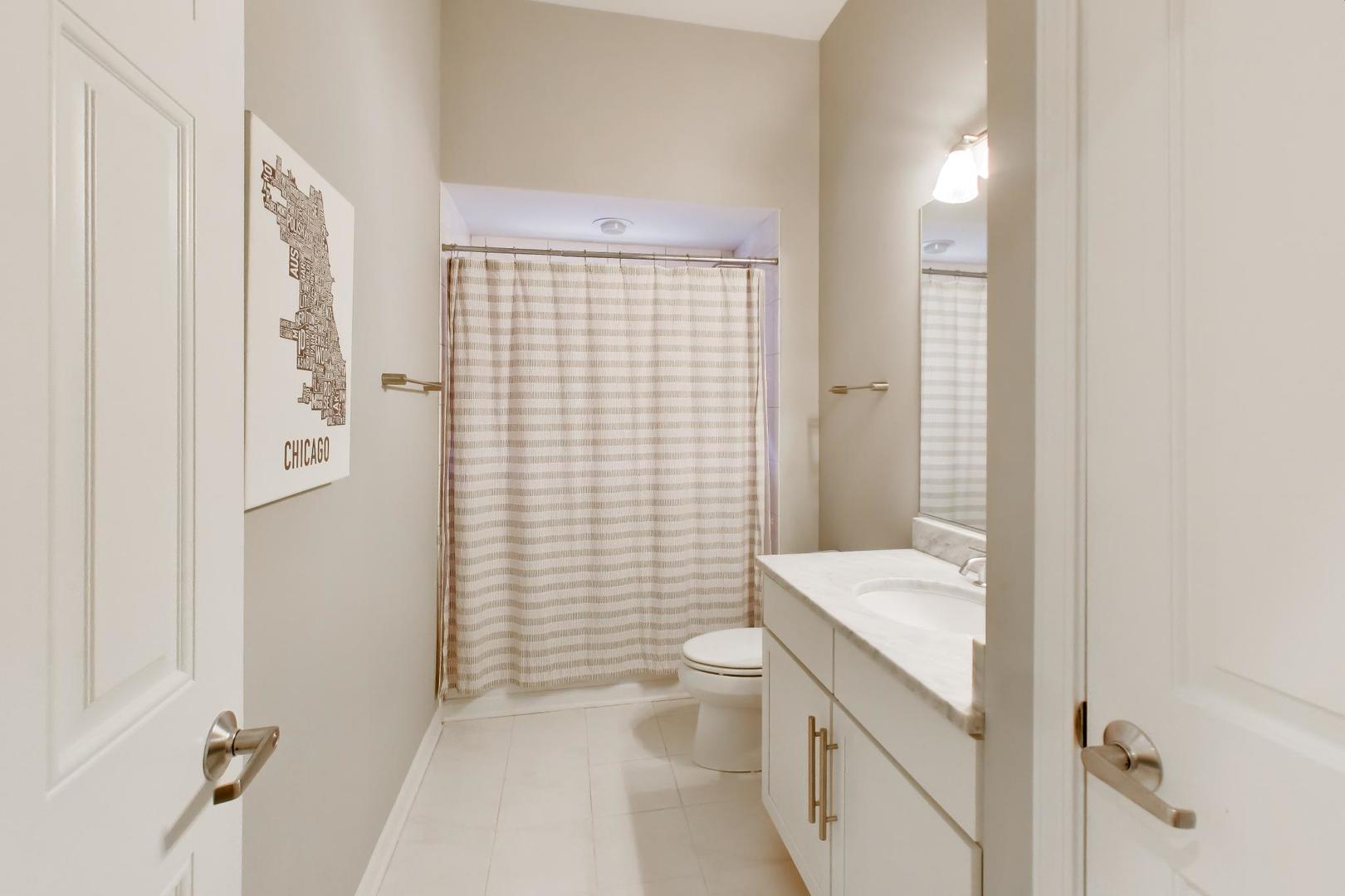 4129 N Kenmore Avenue Unit: 3S