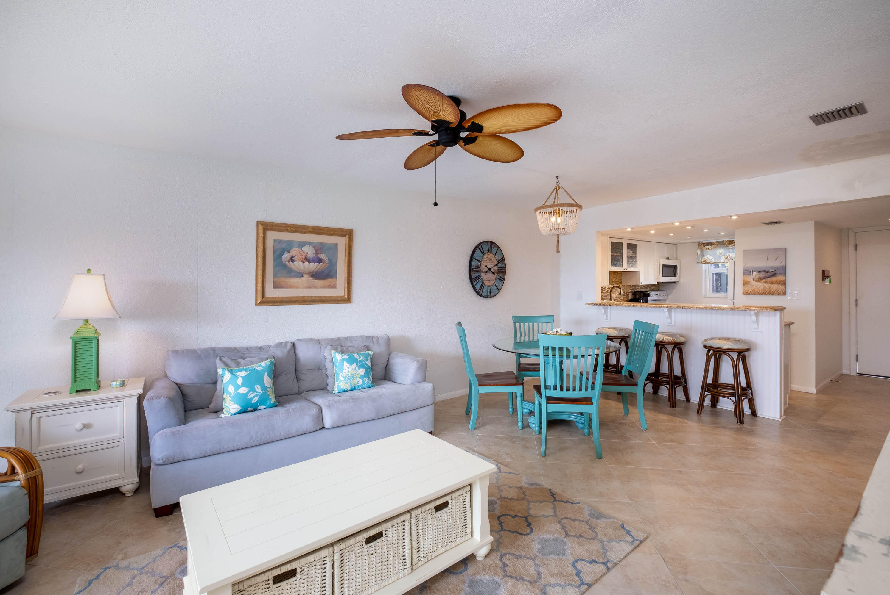 389 N Anglers Drive Unit: 204