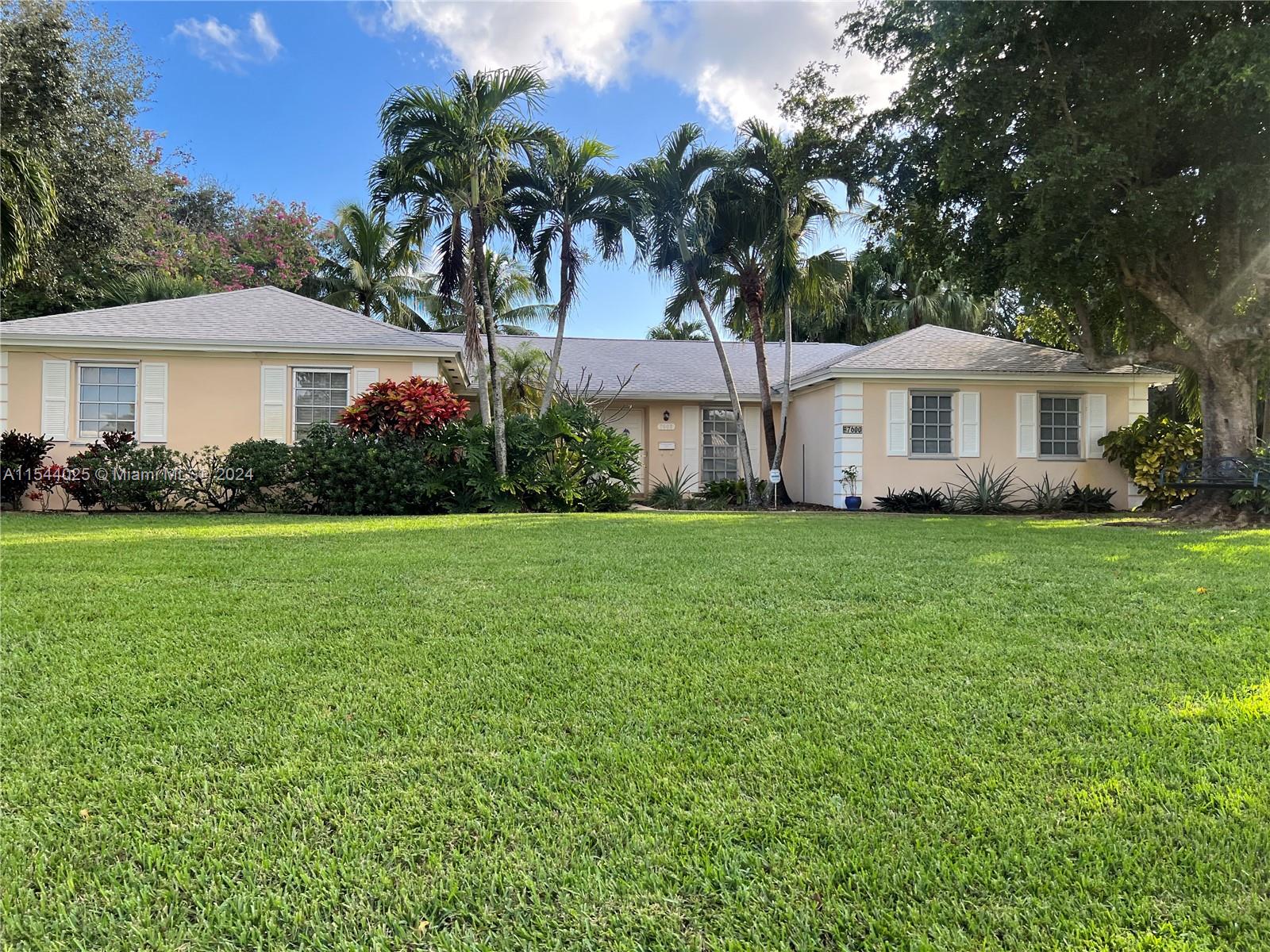 7600 SW 164th St