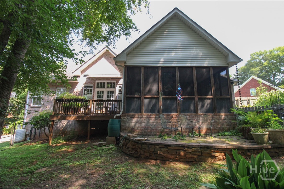 105 Greystone Terrace