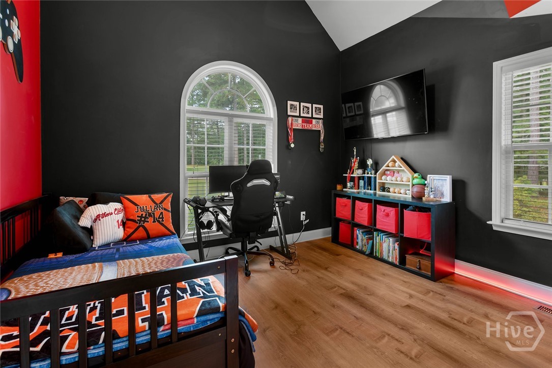 221 Creekside Drive