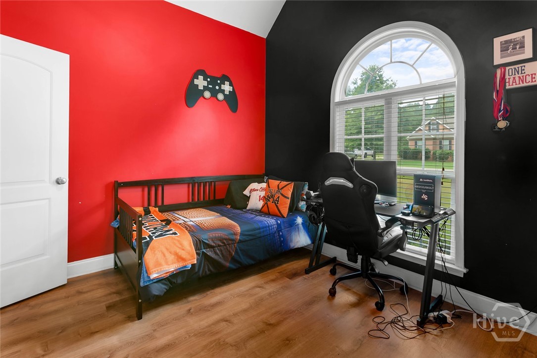 221 Creekside Drive