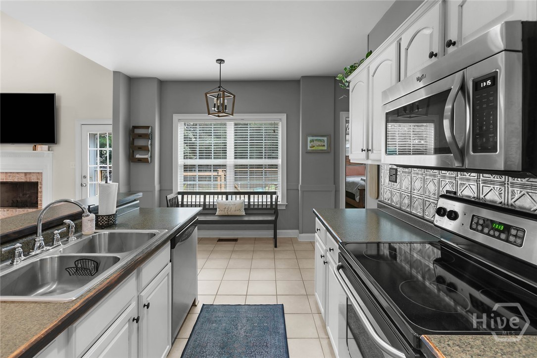 221 Creekside Drive