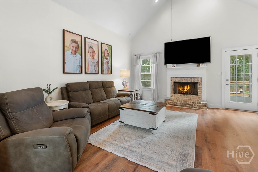 221 Creekside Drive