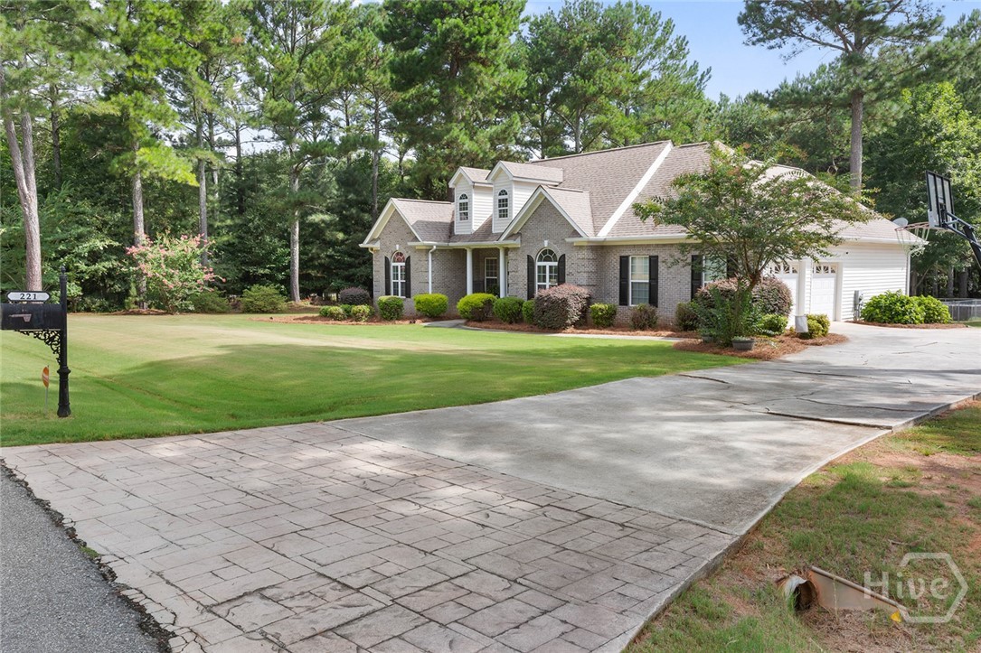 221 Creekside Drive