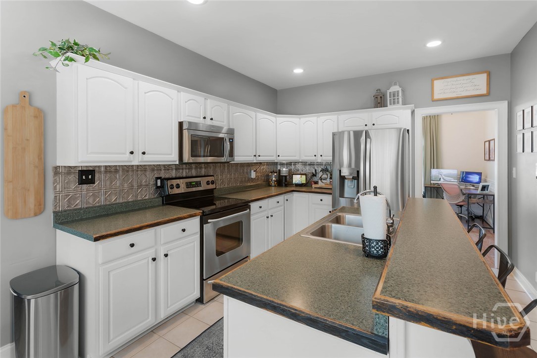 221 Creekside Drive