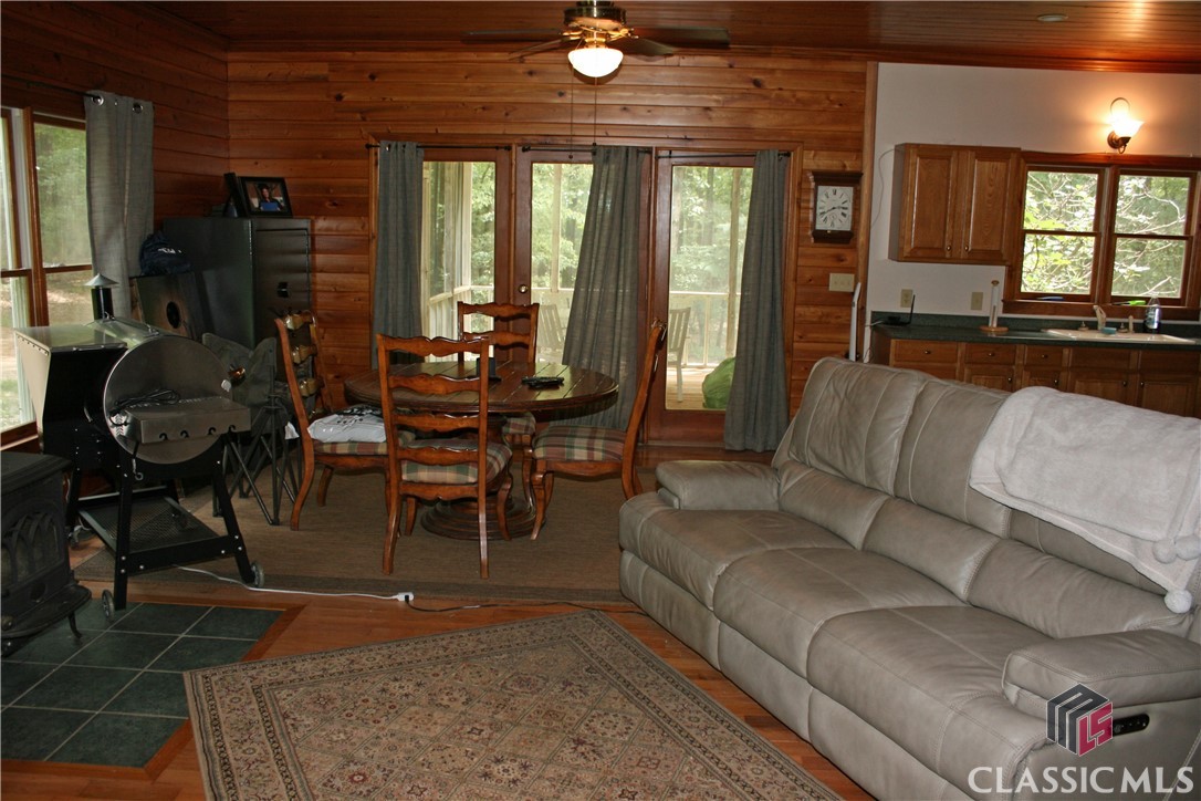 40 Whitetail Lane