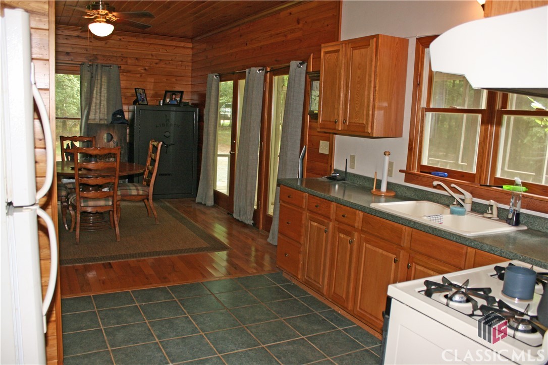 40 Whitetail Lane