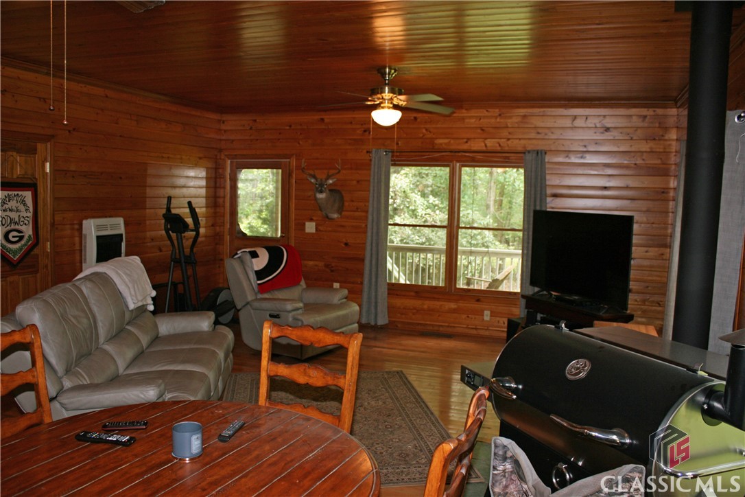 40 Whitetail Lane