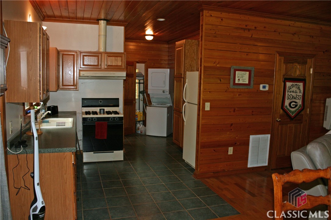 40 Whitetail Lane