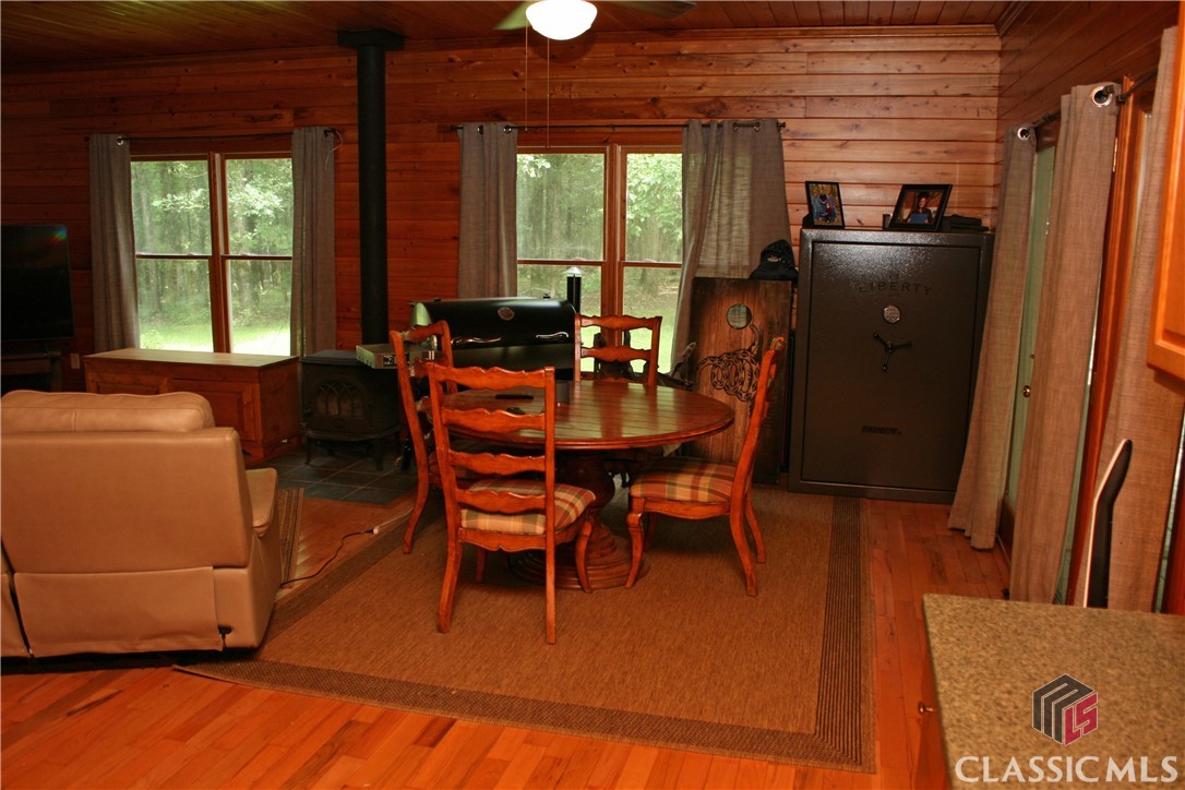 40 Whitetail Lane