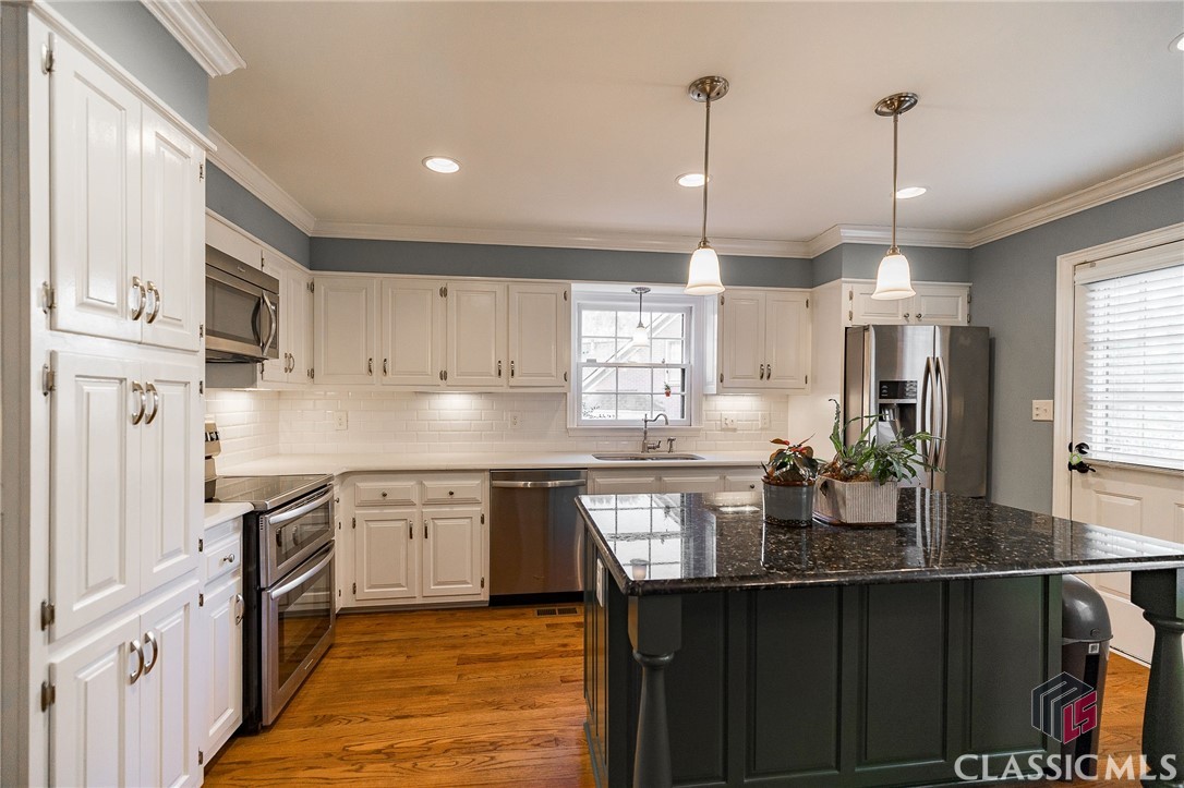 121 Woodhaven Court