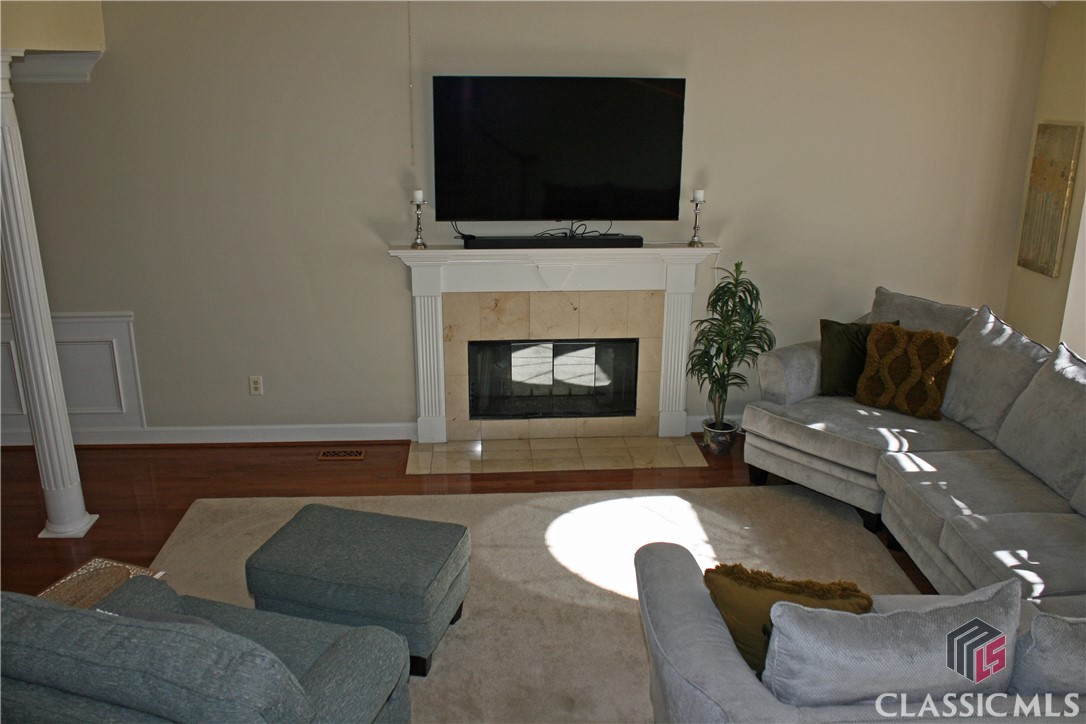 1091 Mill Pointe