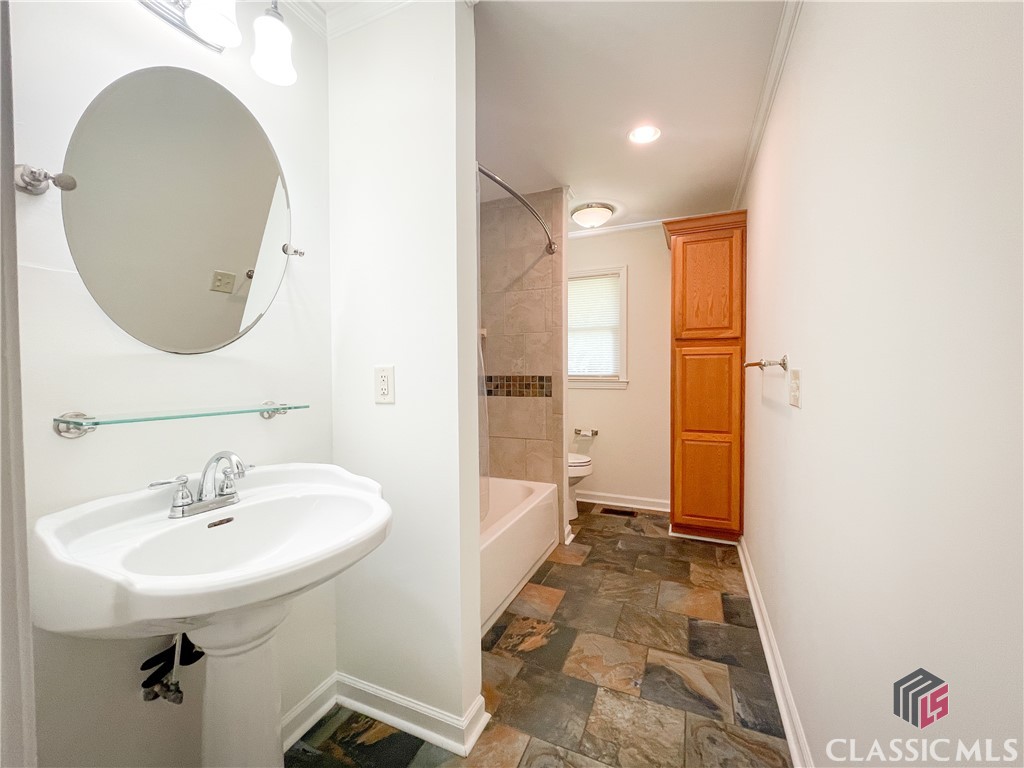 1680 Hog Mountain Road