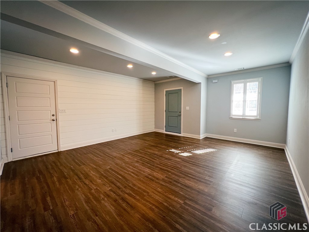 1090 Northwoods Road