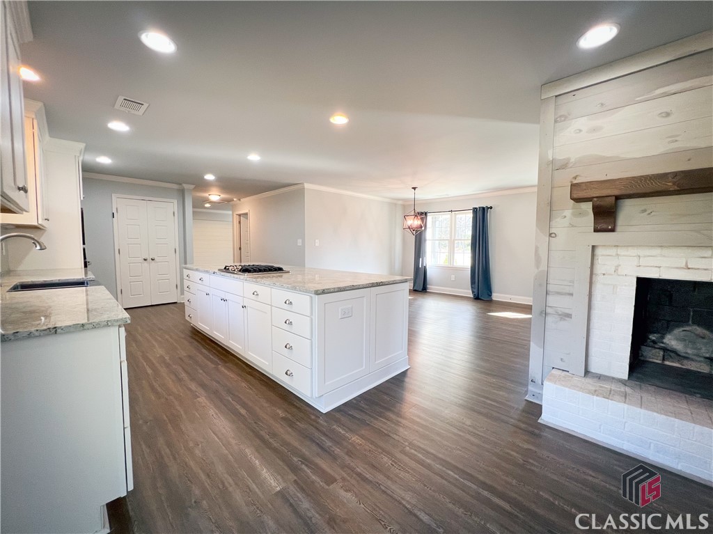 1090 Northwoods Road