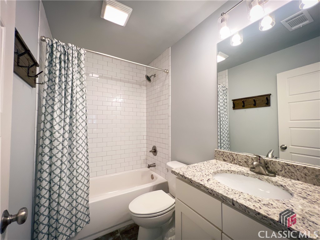 1090 Northwoods Road