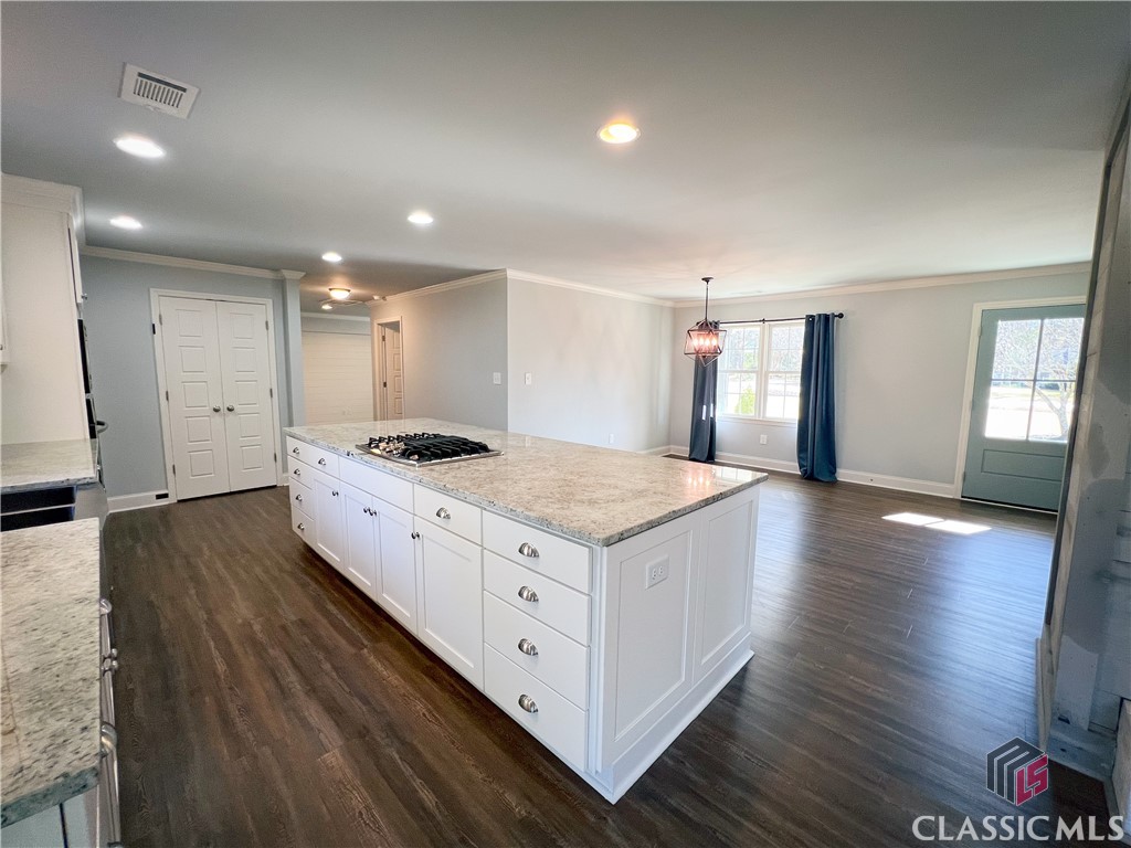 1090 Northwoods Road