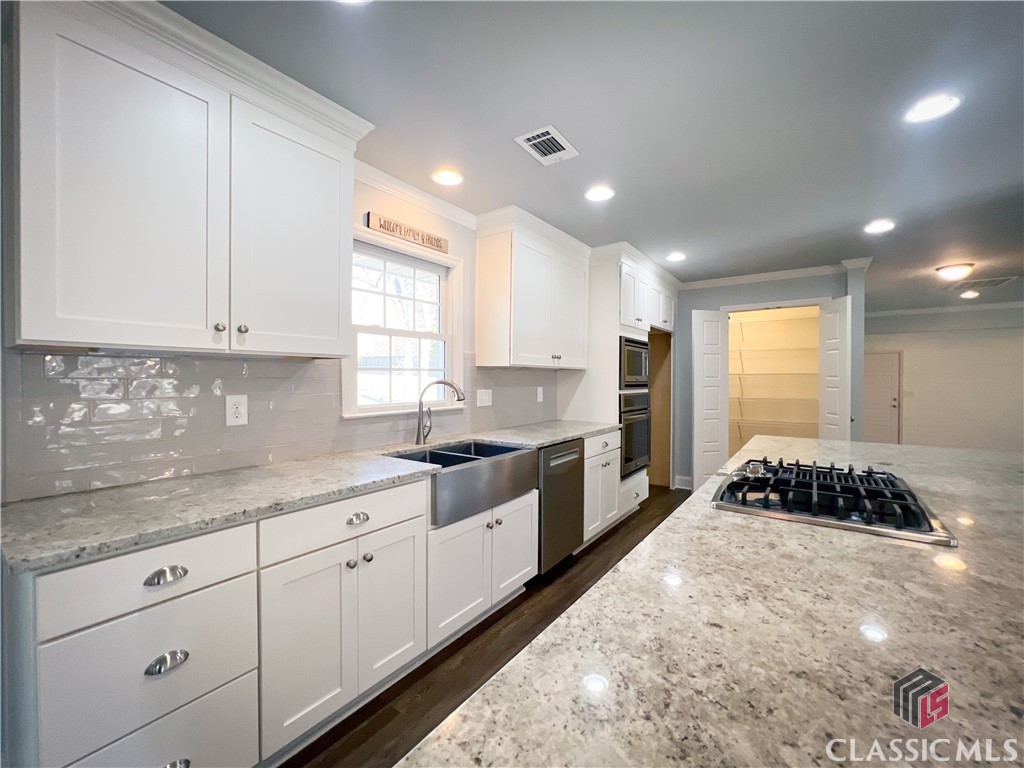 1090 Northwoods Road