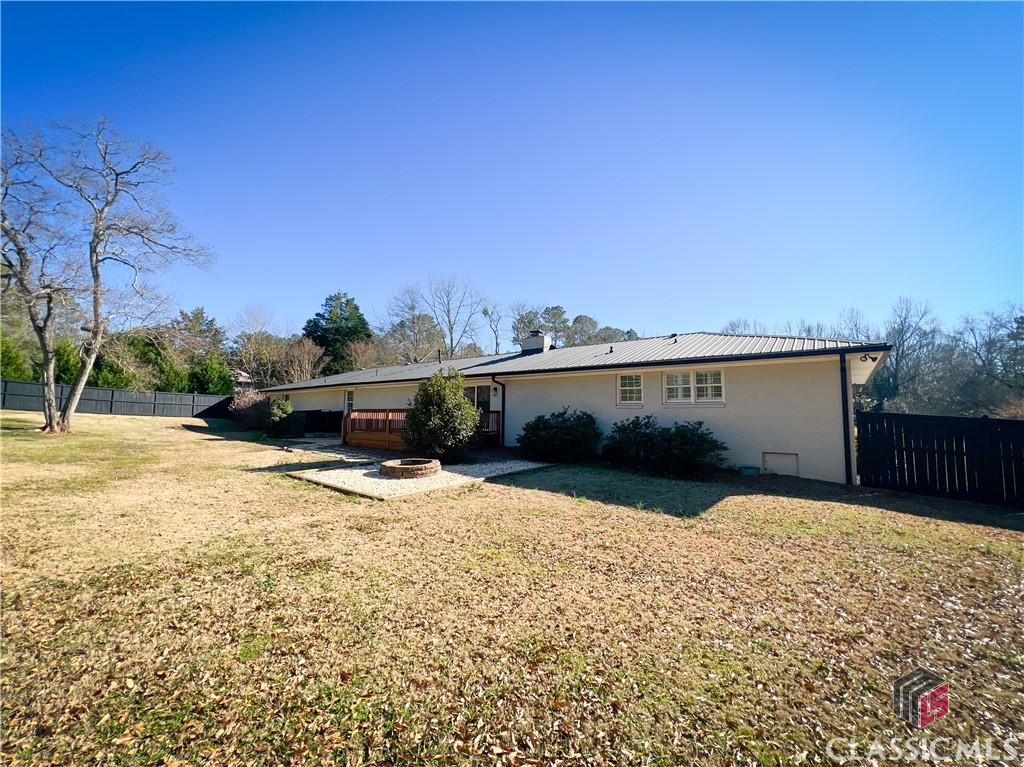 1090 Northwoods Road