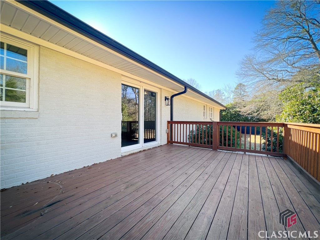 1090 Northwoods Road