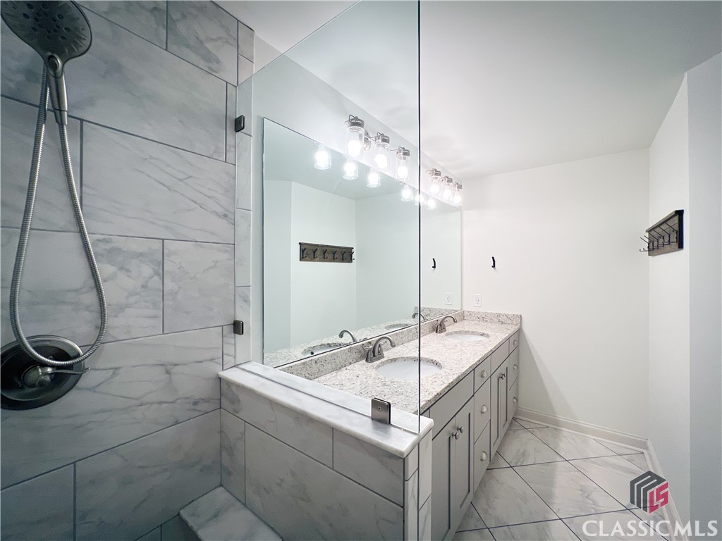 1090 Northwoods Road