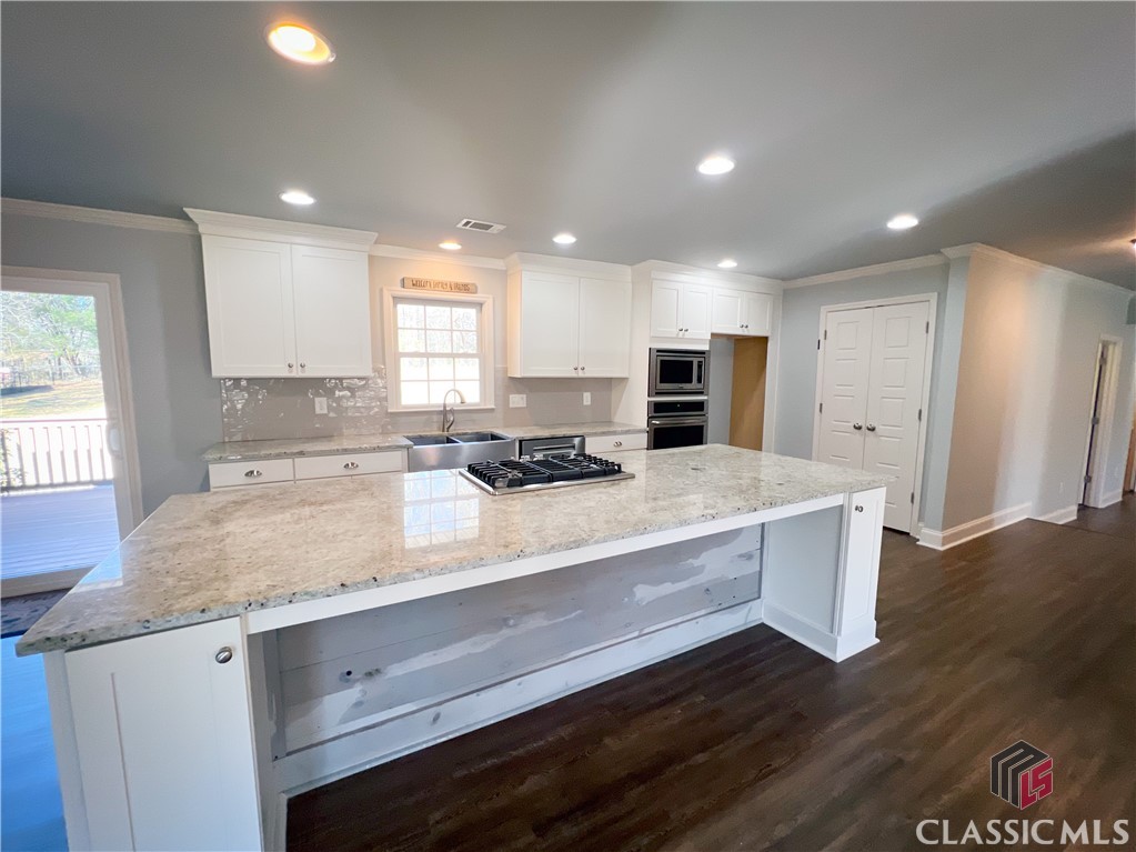 1090 Northwoods Road