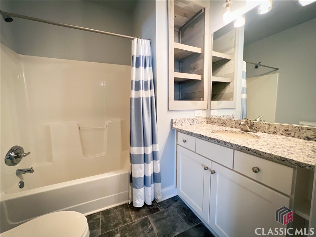 1090 Northwoods Road