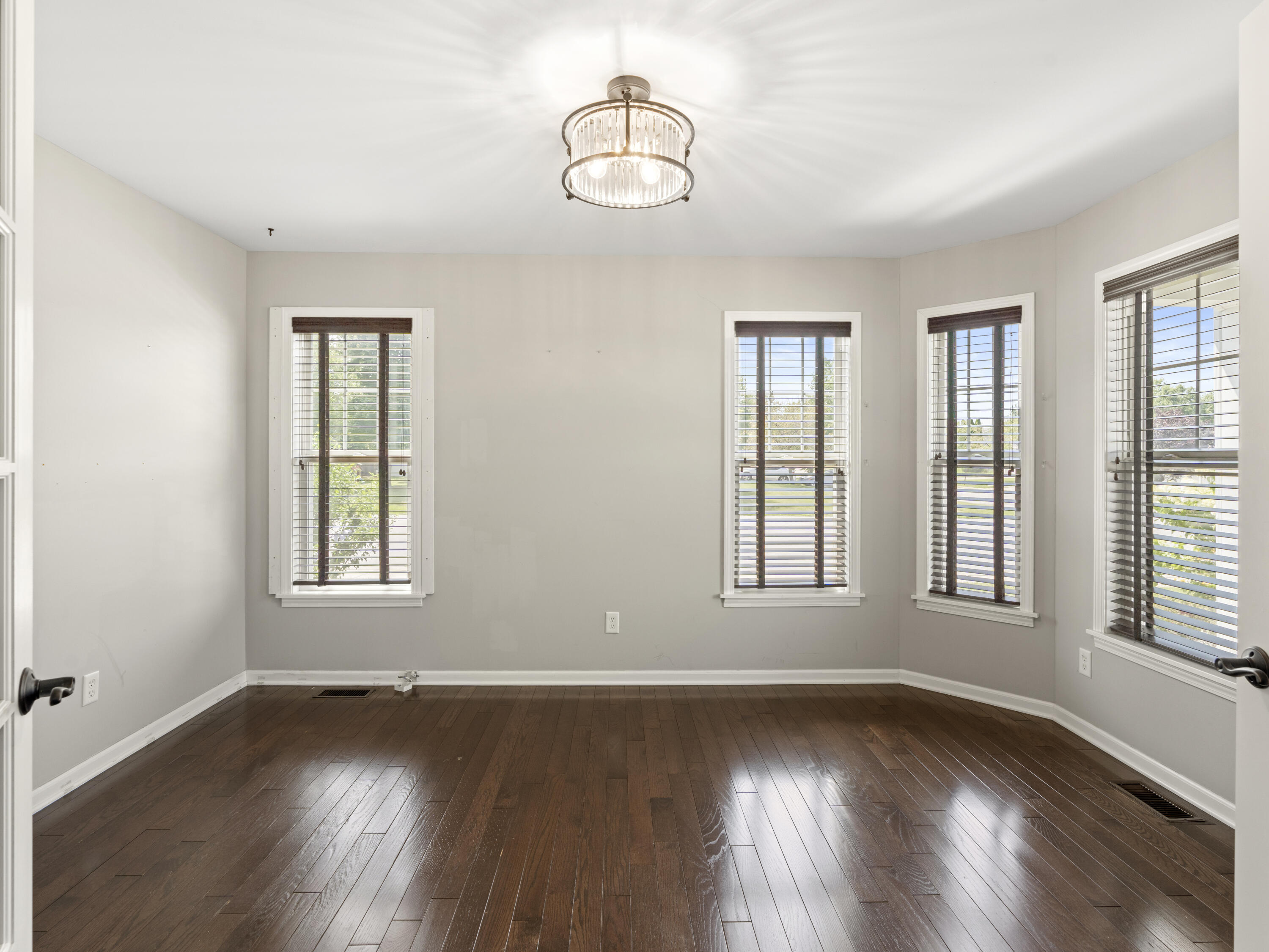 5593 Southview Drive