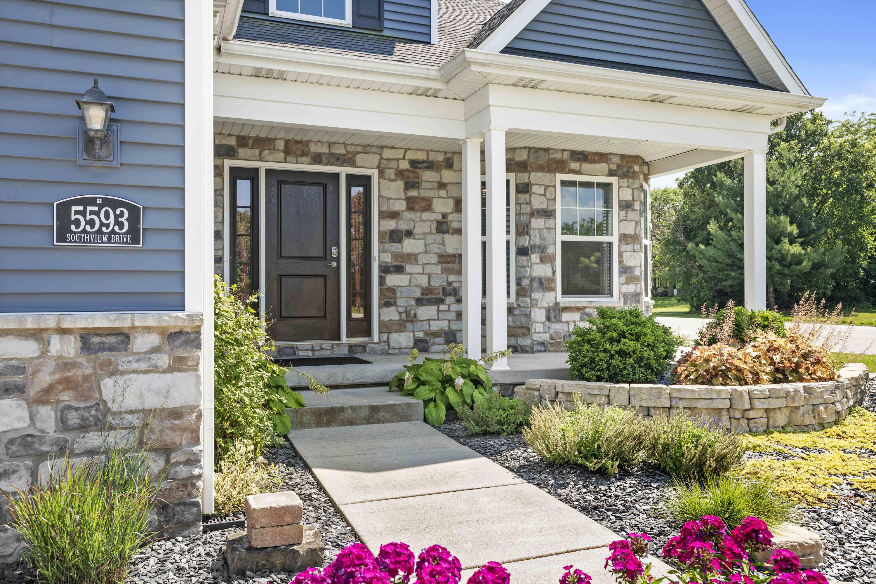 5593 Southview Drive