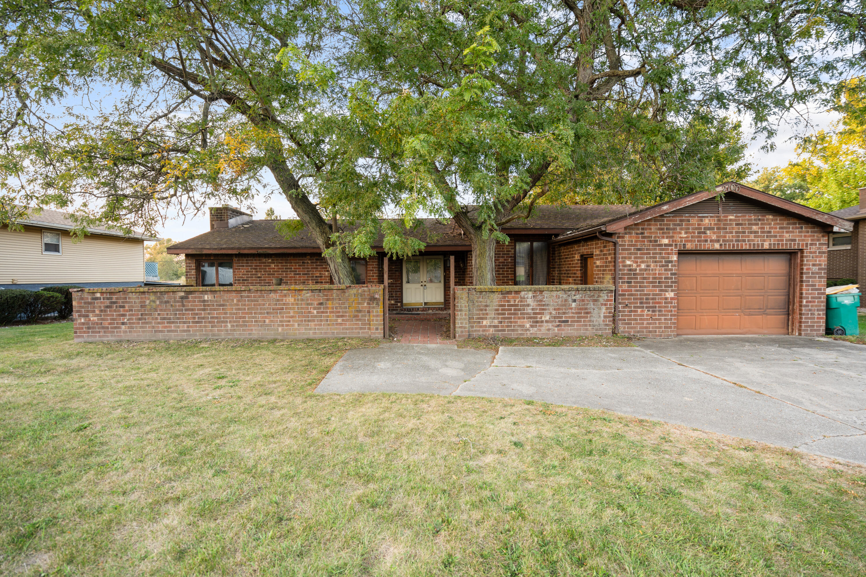 2700 W 60th Drive
