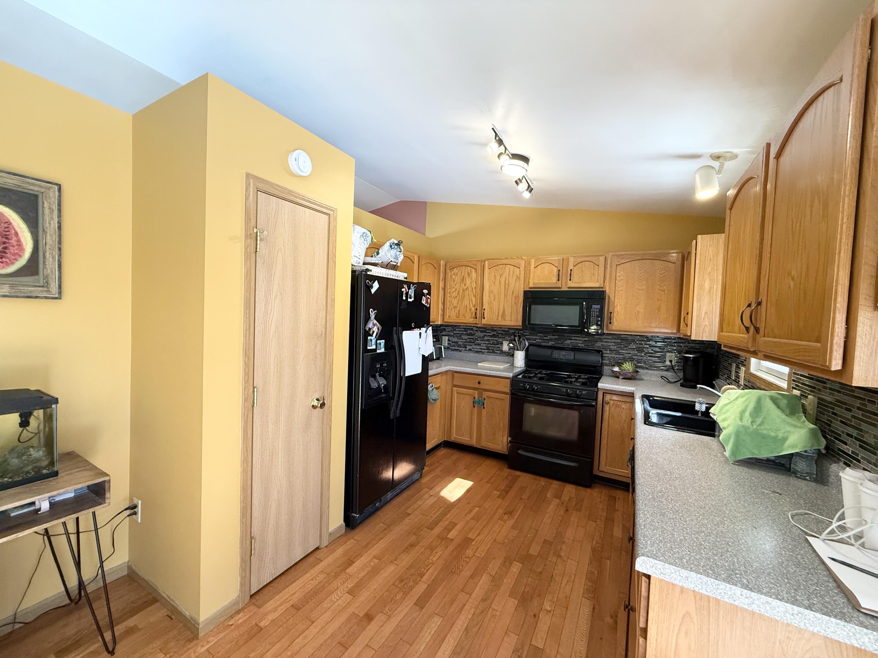 1603 W 11th Place